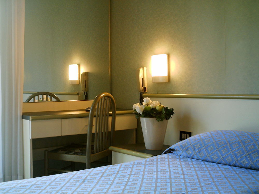 Hotel Europa Арма ди Таджия Екстериор снимка